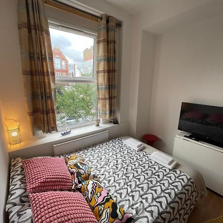 Spacious Family Flat Лондон Екстер'єр фото