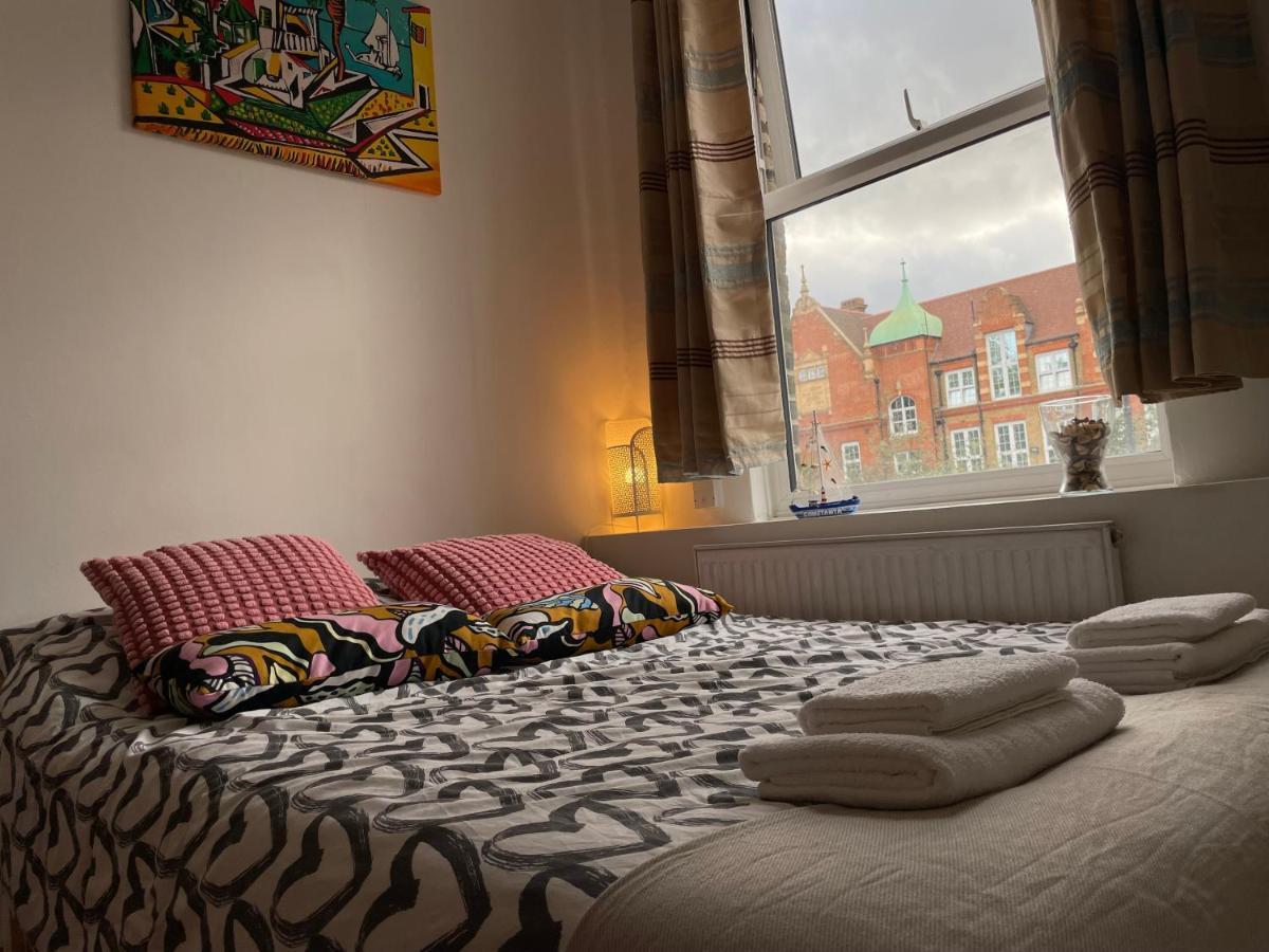 Spacious Family Flat Лондон Екстер'єр фото
